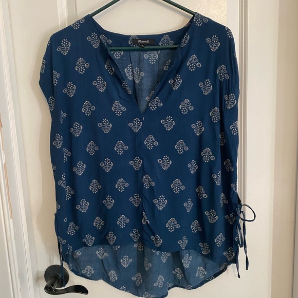 Madewell Tops - Madewell Blue Printed V-Neck Blouse